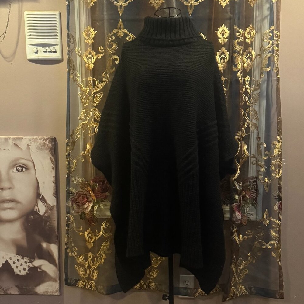 Black knit poncho - OS ~ NWT CLEARANCE PRICE!